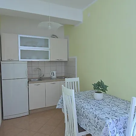 Tonci And Iris Appartement *