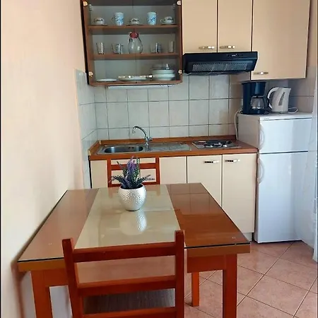 Tonci And Iris * Primošten