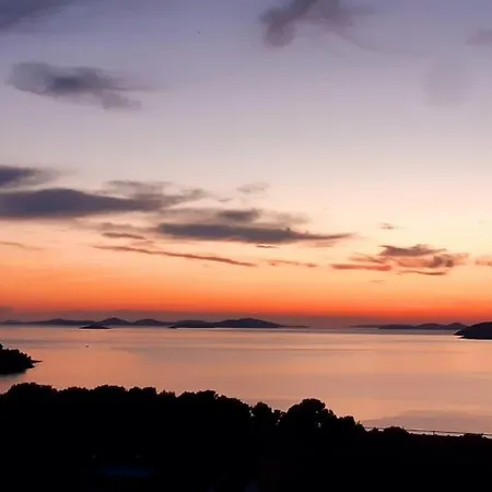 Tonci And Iris Apartman