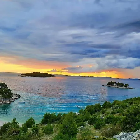 Tonci And Iris Appartement *