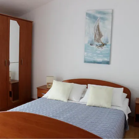 Tonci And Iris Apartman Primošten