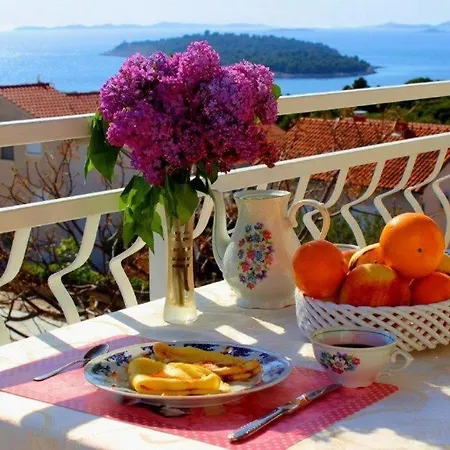 Tonci And Iris Primošten