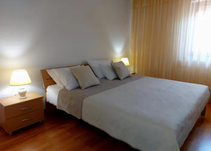 Tonci And Iris Appartement *