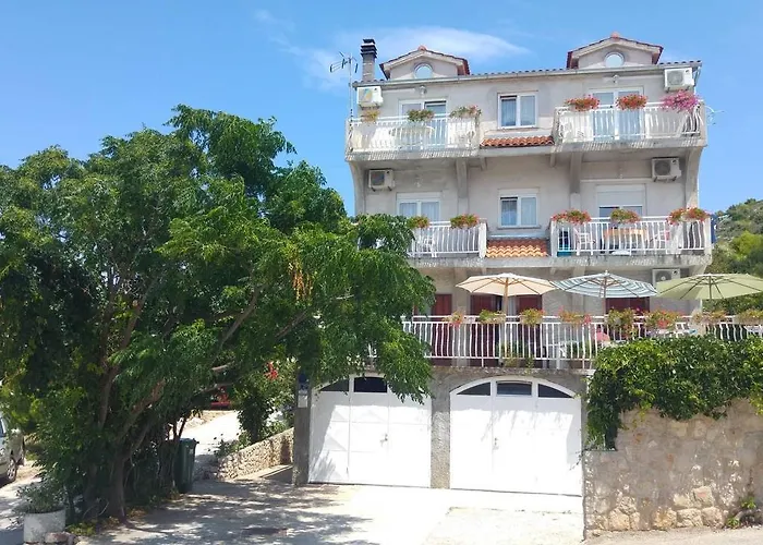 Tonci And Iris Appartement